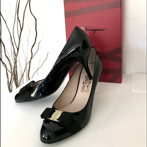 Salvatore Ferragamo Shoes - NWT Salvatore Ferragamo black pumps Carla bow